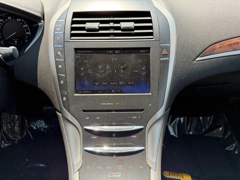 Used 2013 Lincoln MKZ AWD image 11