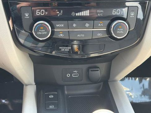 Certified 2022 Nissan Rogue Sport SL FWD image 29