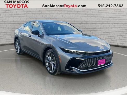 Used 2026 Toyota Crown Limited w/ Advanced Technology Package image 3