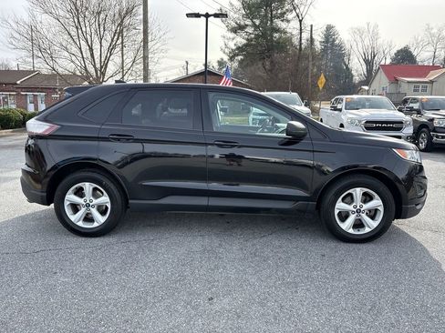 Used 2018 Ford Edge SE image 11
