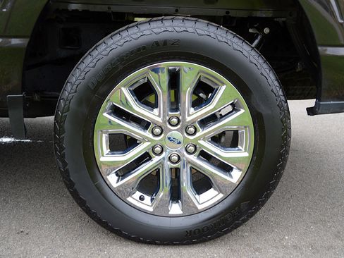 Used 2024 Ford F150 Lariat image 10