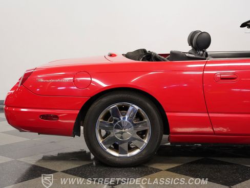 Used 2003 Ford Thunderbird image 29