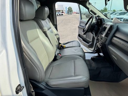 Used 2017 Ford F550 4x4 Regular Cab Super Duty image 21