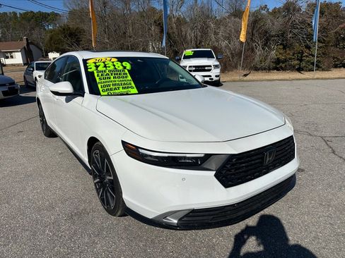 Used 2024 Honda Accord Touring image 7