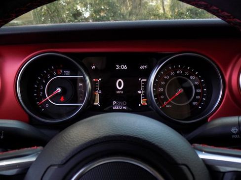 Used 2022 Jeep Gladiator Rubicon w/ LED Lighting Group image 17