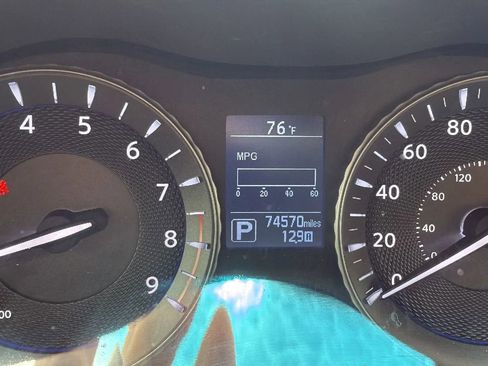 Used 2017 INFINITI Q70 L 3.7 image 18