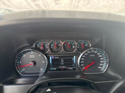 Used 2019 Chevrolet Suburban Premier RWD image 13