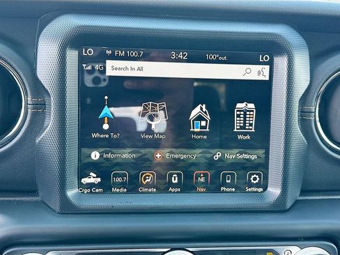 Used 2023 Jeep Gladiator Overland AWD/4WD image 12