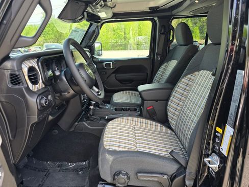 New 2026 Jeep Gladiator Mojave AWD/4WD image 4