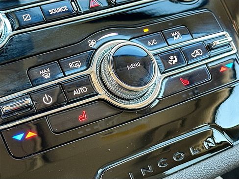 Used 2021 Lincoln Corsair FWD image 19