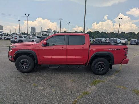 Used 2025 Nissan Frontier PRO-4X AWD/4WD image 6