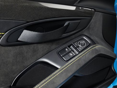 Used 2018 Porsche 911 GT2 RS RWD image 32