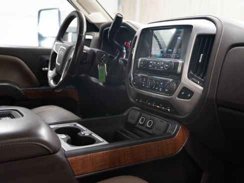 Used 2019 GMC Sierra 2500 SLT AWD/4WD image 17