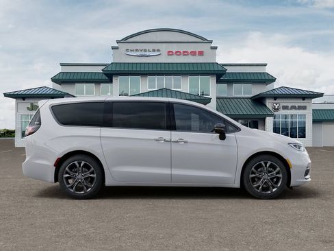 New 2026 Chrysler Pacifica Select FWD image 21