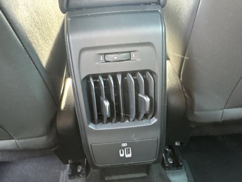 Used 2025 Alfa Romeo Tonale image 25