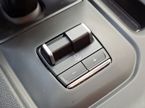 Certified 2023 GMC Sierra 1500 AT4 w/ Technology Package image 23