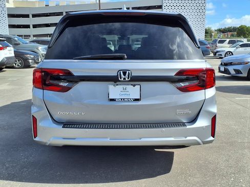 Used 2025 Honda Odyssey Touring image 24