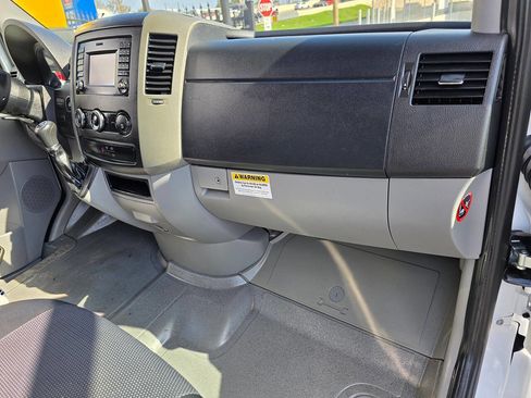 Used 2018 Mercedes-Benz Sprinter 2500 image 17
