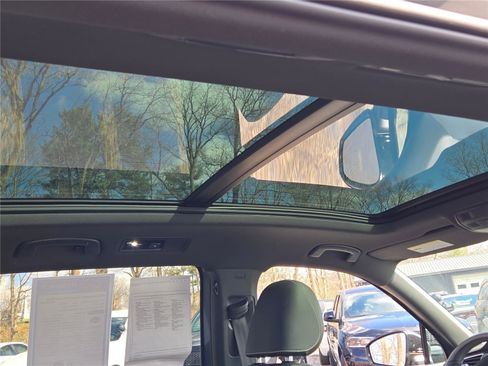 Used 2022 Volkswagen Tiguan SE R-Line AWD/4WD image 8