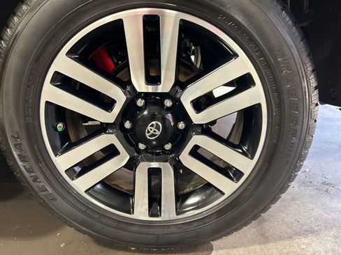 Used 2018 Toyota 4Runner Limited image 25