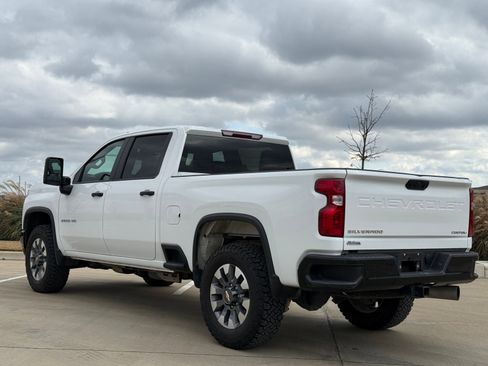 Used 2024 Chevrolet Silverado 2500 Custom w/ Custom Value Package image 6