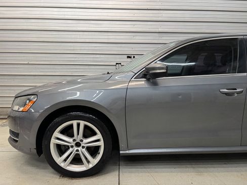Used 2014 Volkswagen Passat TDI SE image 3
