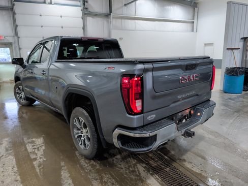 Used 2021 GMC Sierra 1500 SLE w/ X31 Off-Road Package image 4