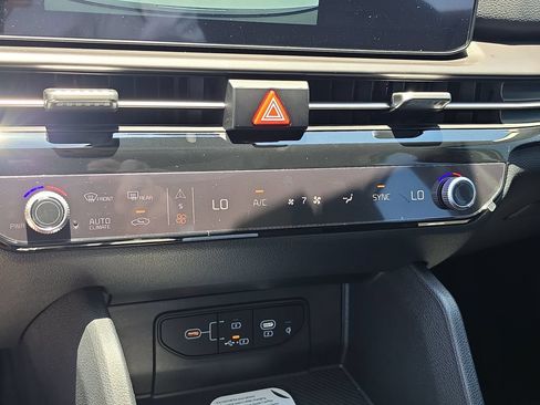 New 2026 Kia Sportage EX AWD/4WD image 25