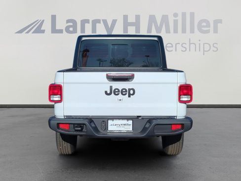 New 2026 Jeep Gladiator Sport image 4