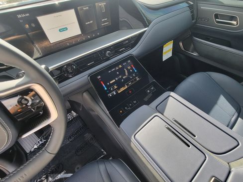 New 2026 INFINITI QX80 SPORT w/ Sport Exterior Package image 22