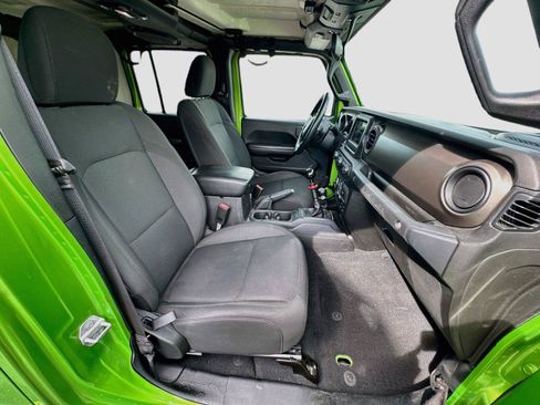 Used 2018 Jeep Wrangler Unlimited Sport S AWD/4WD image 14
