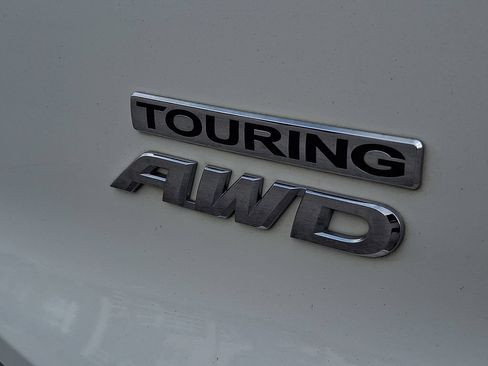 Used 2017 Honda Pilot Touring image 37