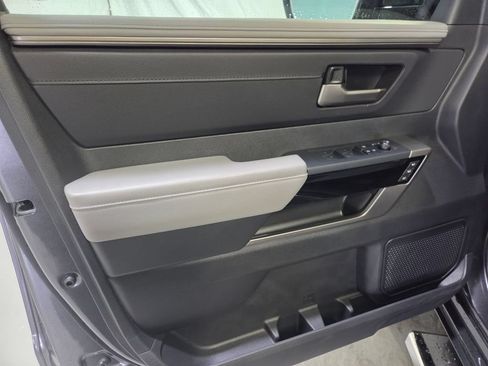 Used 2025 Toyota Tundra Limited AWD/4WD image 16