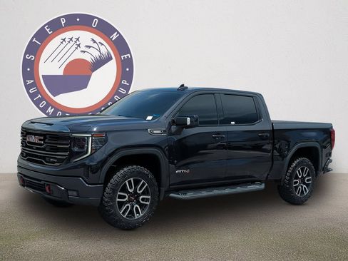 Used 2023 GMC Sierra 1500 AT4 w/ AT4 Premium Package AWD/4WD image 2
