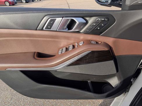 Used 2024 BMW X7 M60i w/ Executive Package image 23