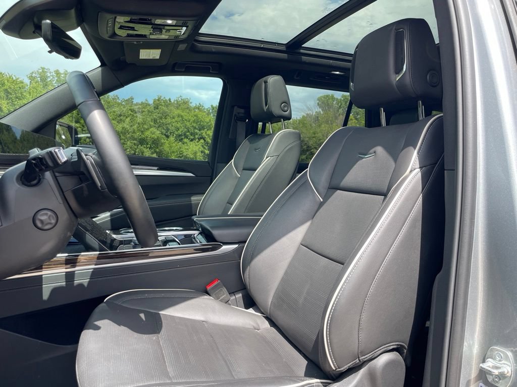 Certified 2025 Cadillac Escalade Premium Luxury w/ Touring Package AWD/4WD image 13