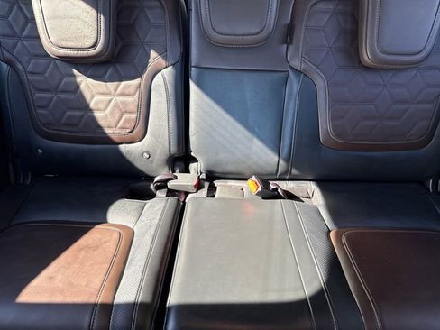 Used 2025 Nissan Armada Platinum image 16