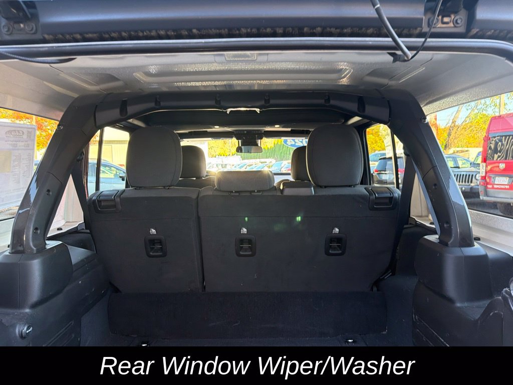 Used 2024 Jeep Wrangler Unlimited w/ Convenience Group AWD/4WD image 33