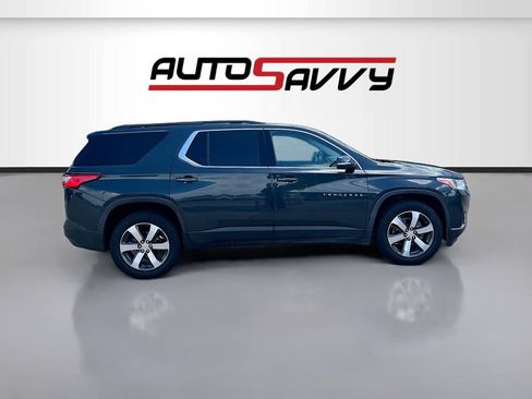 Used 2021 Chevrolet Traverse LT w/ LT Premium Package FWD image 8