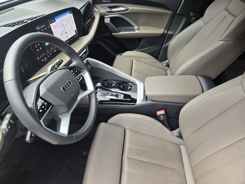 Certified 2025 Audi Q5 Premium Plus w/ Premium Plus AWD/4WD image 17