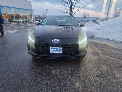 Used 2023 Hyundai Elantra SEL image 9
