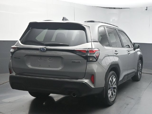 Used 2025 Subaru Forester Touring w/ Touring Package AWD/4WD image 7