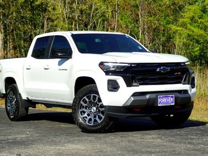 Used 2024 Chevrolet Colorado Z71 w/ Z71 Convenience Package 2