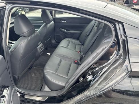 Used 2023 Nissan Altima 2.5 SL FWD image 13