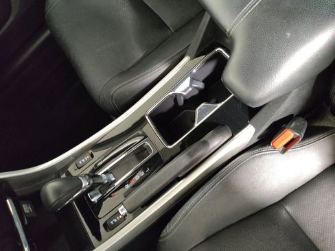 Used 2017 Honda Accord EX-L image 26