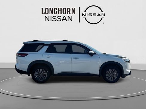 New 2025 Nissan Pathfinder SV w/ Cargo Package image 8