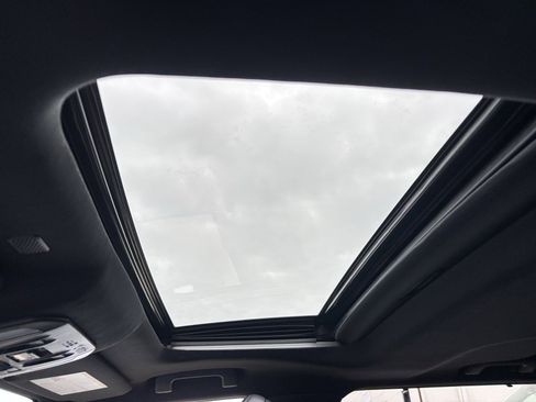 Used 2021 Toyota Highlander XSE image 6