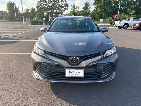 Used 2018 Toyota Camry LE FWD image 2