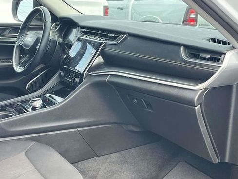 Used 2022 Jeep Grand Cherokee L Laredo w/ Luxury Tech Group I AWD/4WD image 26
