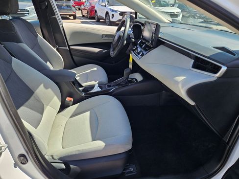 Used 2022 Toyota Corolla LE FWD image 23